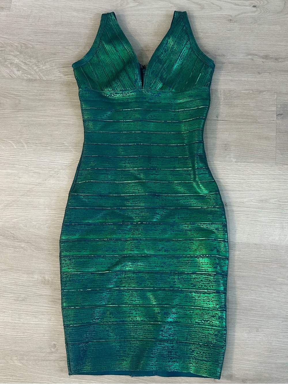 Iridescent Green V‑Neck Bodycon Dress